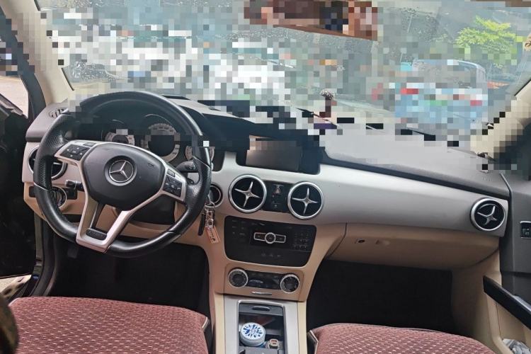 Used Mercedes-Benz GLK-Class 2015 GLK 260 4MATIC Dynamic Edition Ultimate Version
