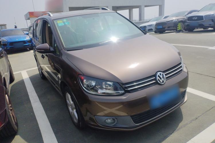 Used Volkswagen Touran 2011 1.4T DSG Zhiya Edition 5 Seats Front Right 45 Deg