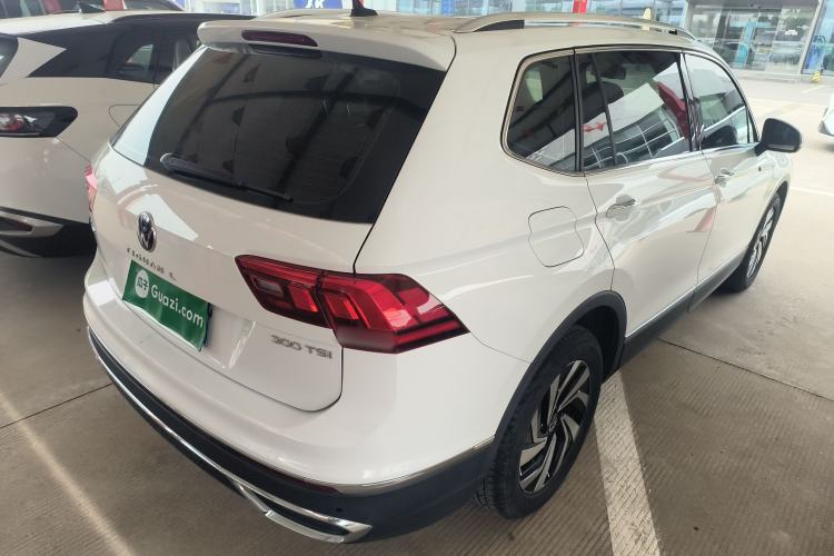 Used Volkswagen Tiguan L 2023 300TSI Automatic Two-Wheel Drive Smart Edition Rear Right 45 Deg