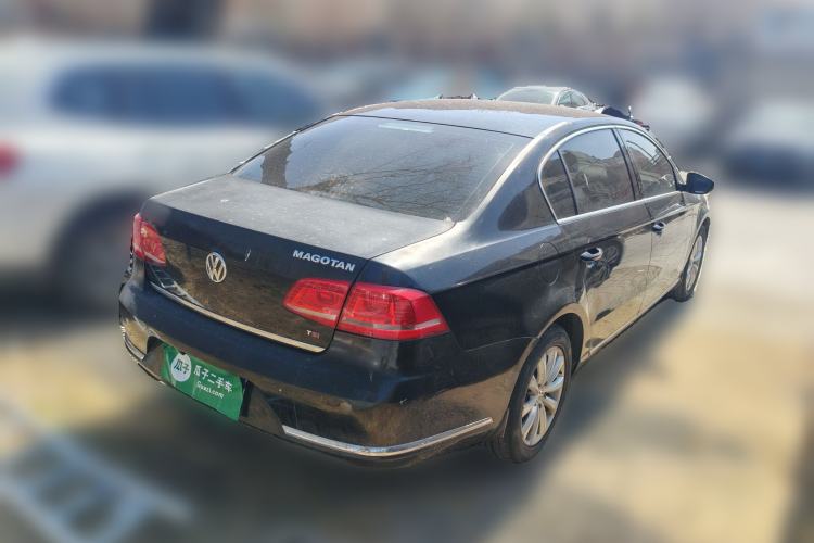 Used Volkswagen Magotan 2015 1.8TSI Advanced Model Rear Right 45 Deg