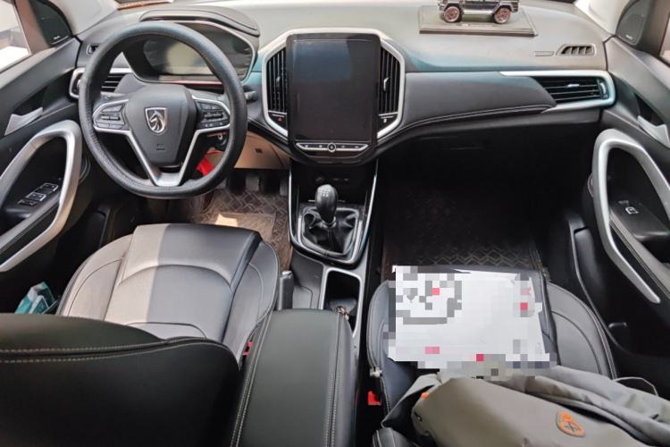 Used Baojun 530 2021 Global Car Anniversary Edition 1.5T Manual Luxury Model 5 Seats Center Console