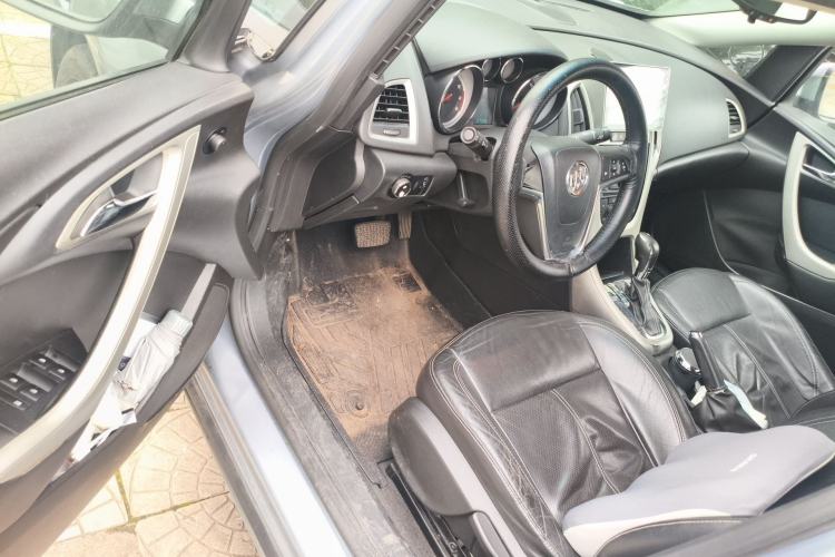 Used Buick GT 2012 GT 1.6T Stylish Sporty Leather Edition Driver Seat