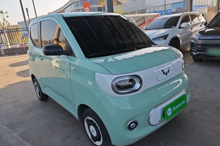 Used Wuling Hongguang MINIEV 2024 3rd Generation 215km Youth Edition Front Right 45 Deg