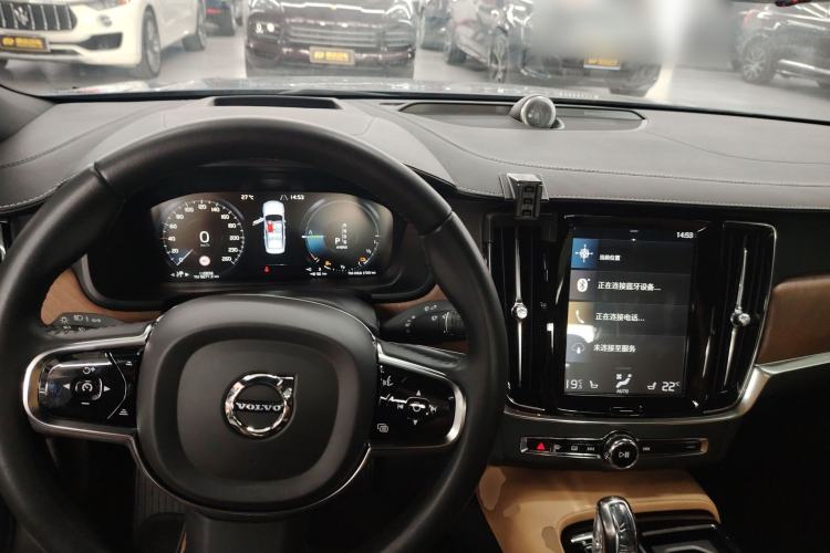 Used Volvo S90 New Energy 2019 T8 e-Drive Hybrid Intelligent Luxury Version China VI Standard Center Console