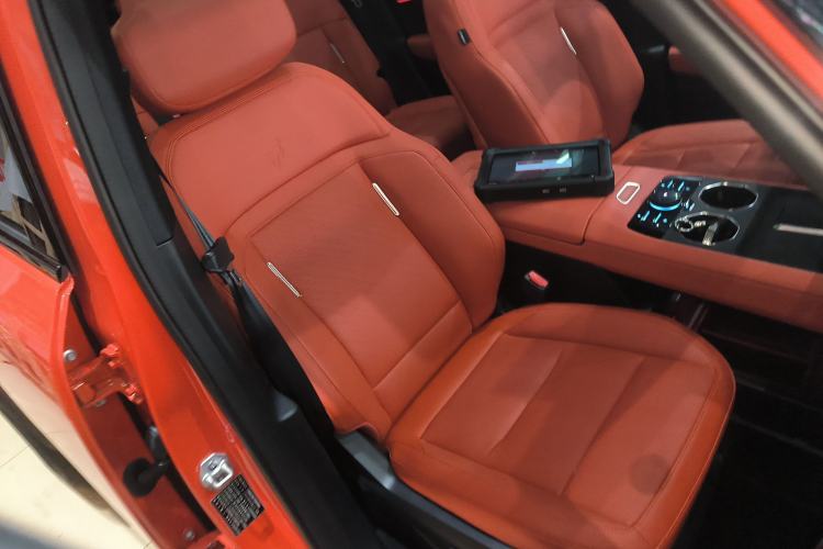 Used Ford Bronco 2026 Model Ink Diamond Range-Extended Right Front Seat