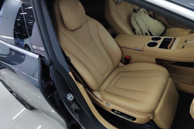 Used Hima Luxeed R7 2024 All-Electric 802 km Max Right Front Seat