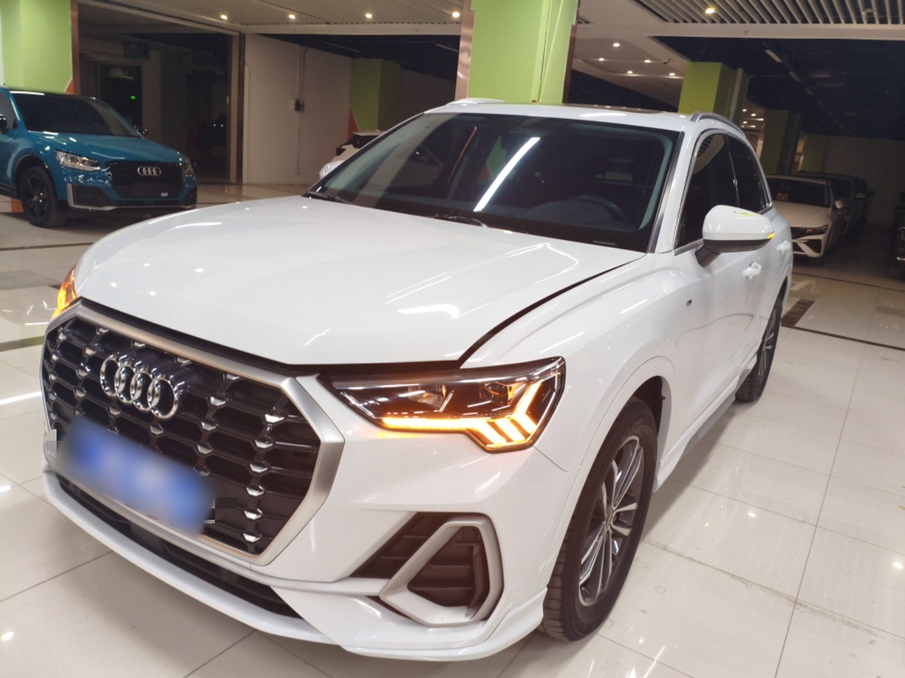 Под передней частью автомобиля