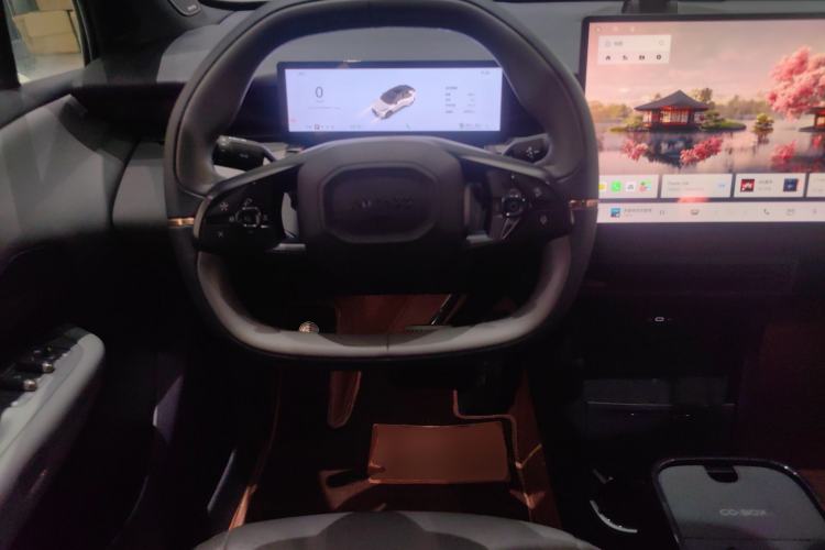 Used Lynk & Co Z20 2025 530 km Range Rear-Wheel Drive Pro Steering Wheel