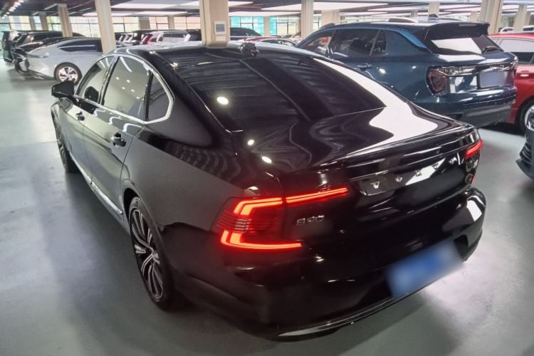 Used Volvo S90 2025 B5 Zhiya Luxury Edition Rear Left 45 Deg