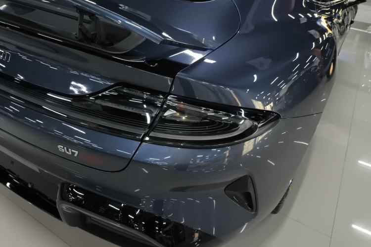 Used Xiaomi Auto SU7 2024 Four-Wheel Drive Ultra-Long Range Advanced Intelligent Driving Max Edition