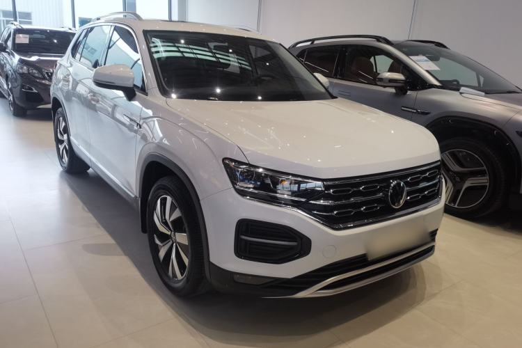 Used Volkswagen Tayron 2022 330TSI Two-Wheel Drive Luxury Smart Connectivity Version Front Right 45 Deg