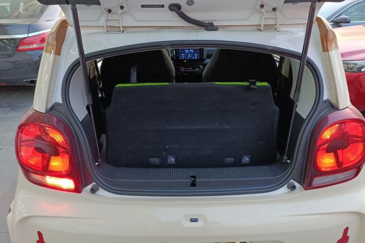 Used Roewe Clever 2021 302 km New Four-Seater Super-Efficient Version
