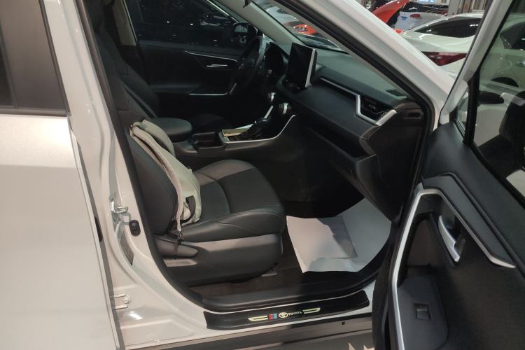 Used Toyota Wildlander 2022 2.0L CVT Two-Wheel Drive Luxury PLUS Edition
