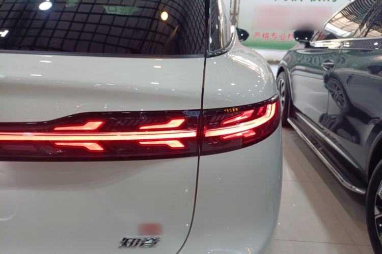 Used VOYAH COURAGE 2025 Model Rear-Drive Qiankun Edition Exterior 3