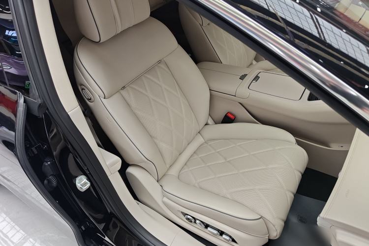 Used Hima Stelato S9 2025 Extended-Range Ultra Right Front Seat