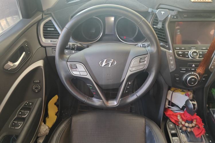 Used Hyundai Santa Fe 2013 2.0T Automatic All-Wheel Drive Top Trim