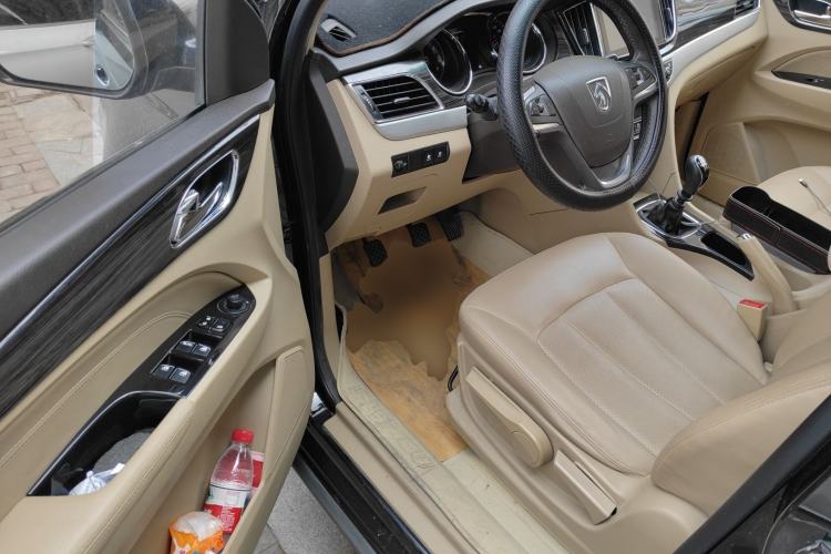 Used Baojun 730 2016 1.5T Manual Luxury Edition 7 Seats
