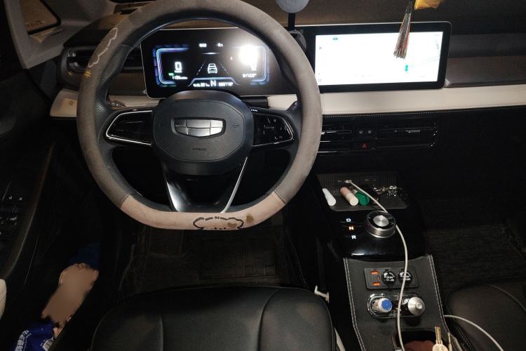 Used Geometry E Firefly 2024 301km Flowing Light
