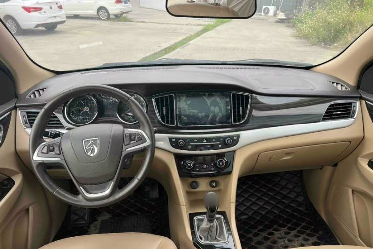 Used Baojun 730 2016 1.5T Manual Luxury Edition 7 Seats