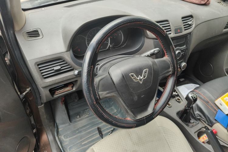 Used Wuling Hongguang 2014 1.5L S Standard Version