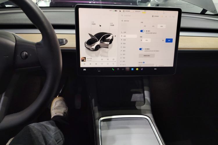 Used Tesla Model Y 2022 Long-Range All-Wheel-Drive Version