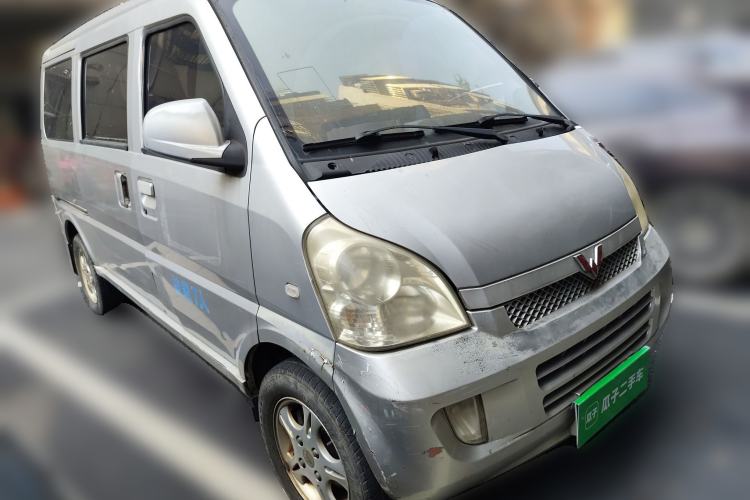 Used Wuling Rongguang 2011 1.2L Base Version
