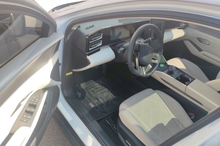 Used BYD Qin L 2024 DM-i 120KM Excellence Model