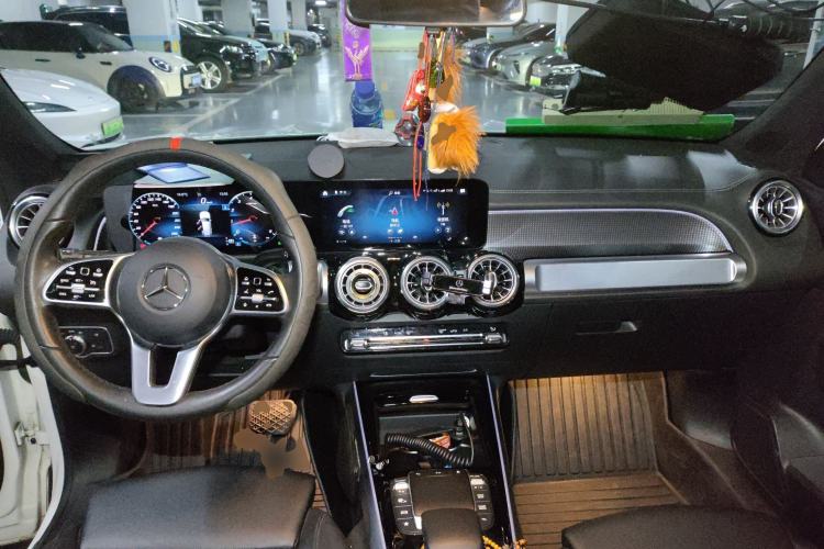 Used Mercedes-Benz GLB 2022 Updated GLB 200 Fashion Edition Center Console