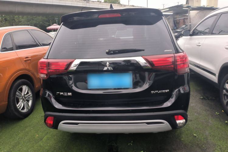 Used Mitsubishi Outlander 2020 2.4L 4x4 Zhi Xiang Edition 7-Seater

