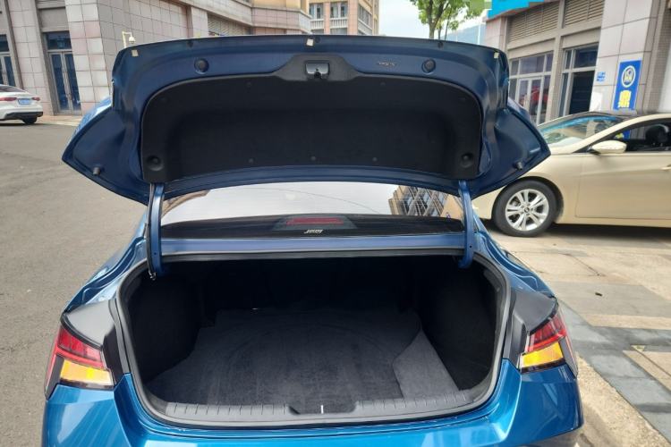 Used Hyundai Elantra 2021 1.5L CVT LUX Prestige Edition Trunk