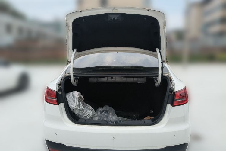 Used Ford Escort 2019 Revised Version 1.5L Manual "Quality Enjoyment" Trim (Tire Pressure Monitoring) China VI Standard Trunk