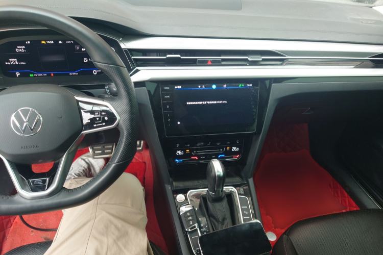 Used Volkswagen FAW-Volkswagen CC 2023 380TSI Striking Edition Center Console