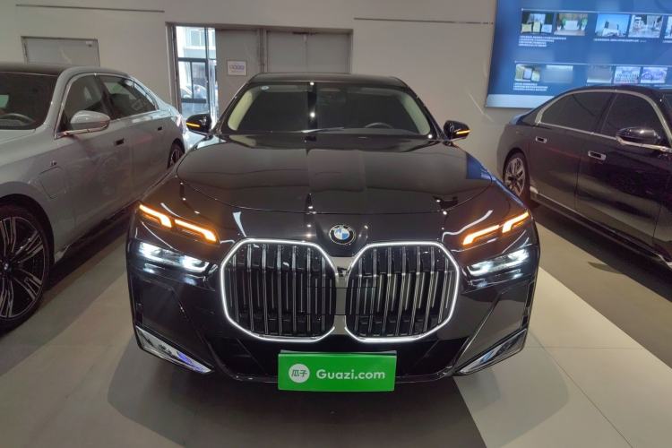 Used BMW 7 Series 2023 735Li M Sport Package Front