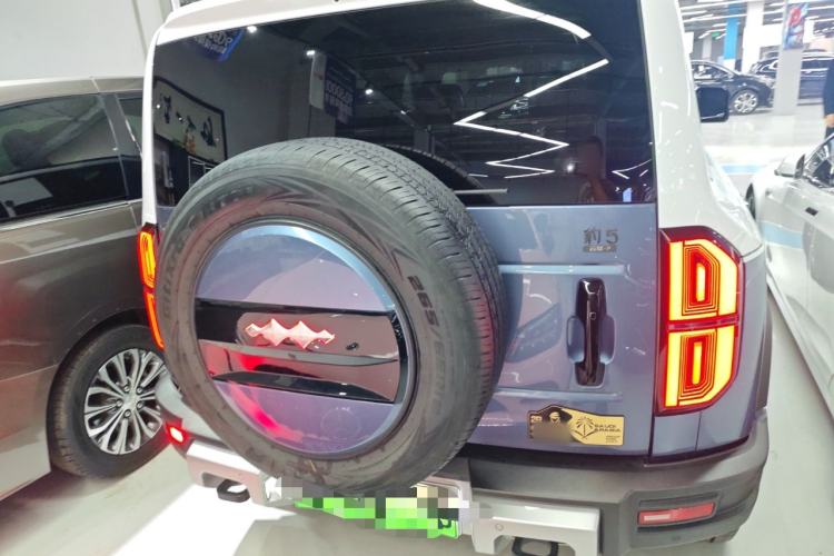 Used Formula Leopard 5 2023 Cloud Ride Flagship Edition Rear