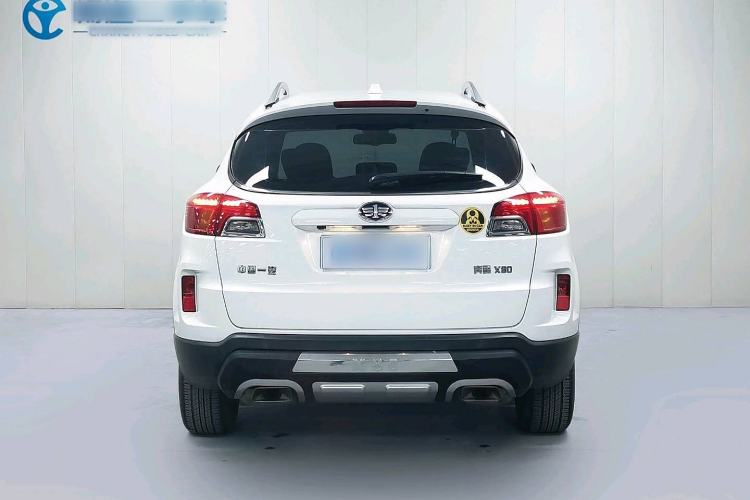 Used Bestune X80 2015 2.0L automatic luxury version
