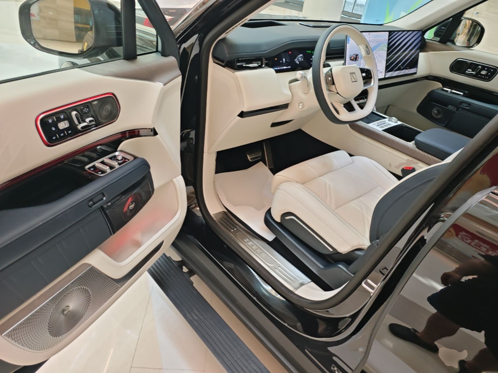 Zeekr 9X 2025 Hyper Edition 70kWh — снимка 18