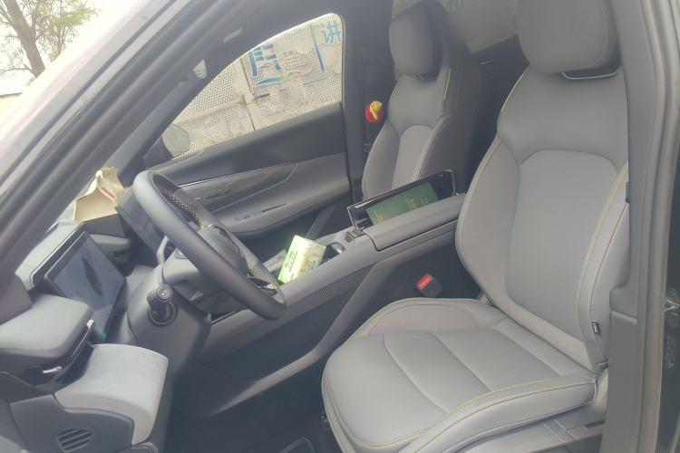 Used Lynk & Co 08 EM-P 2025 120km Long-Range Halo Left Front Seat