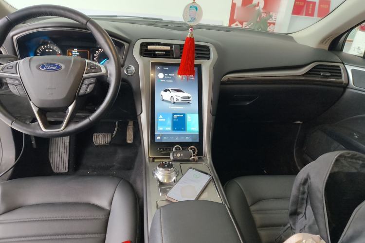 Used Ford Mondeo 2020 EcoBoost 180 Stylish Model Center Console