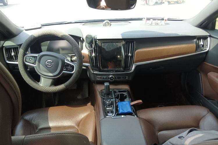 Used Volvo S90 New Energy 2021 T8 eDrive Hybrid Zhiyi Luxury Edition Center Console