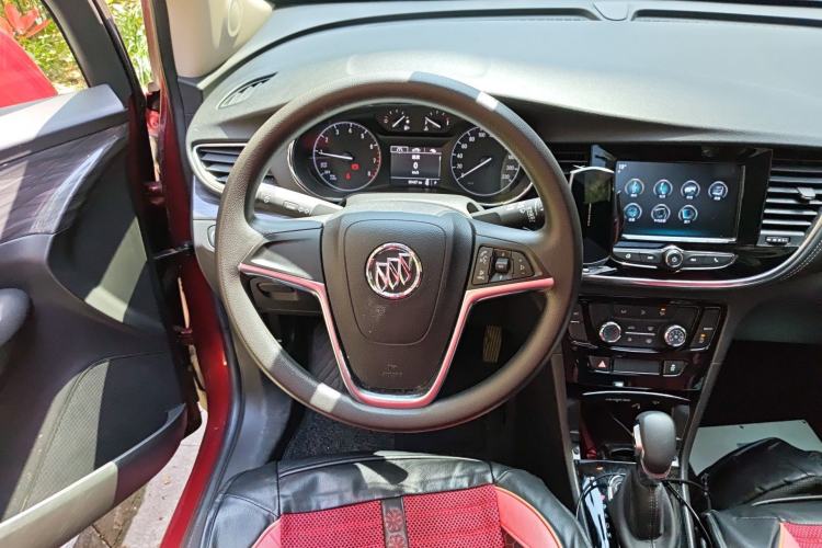 Used Buick Encore 2018 18T Automatic Two-Wheel Drive Urban Fashion Model