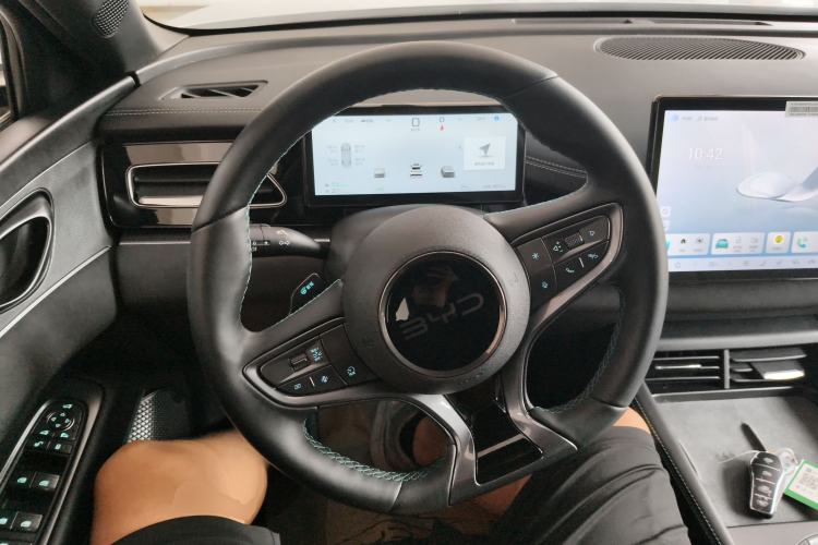 Used BYD Seal 06 New Energy 2025 DM-i Smart Drive 120KM Deluxe Model Steering Wheel