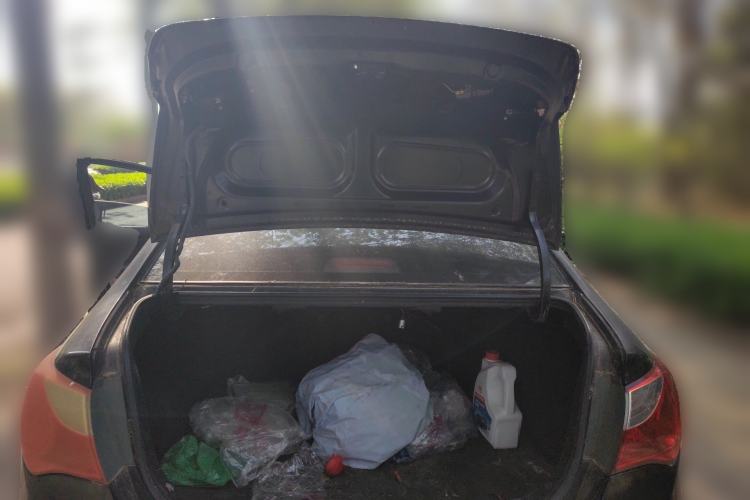 Used Hyundai Celesta 2011 1.6L Manual Comfort Edition Trunk