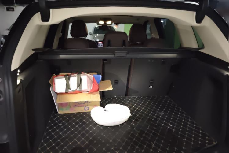 Used BMW X3 2018 xDrive25i Luxury Package China VI Emission Standard Trunk