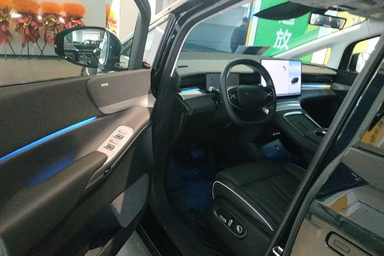 Used XPeng X9 2024 640 All-Wheel Drive High-Performance Max
