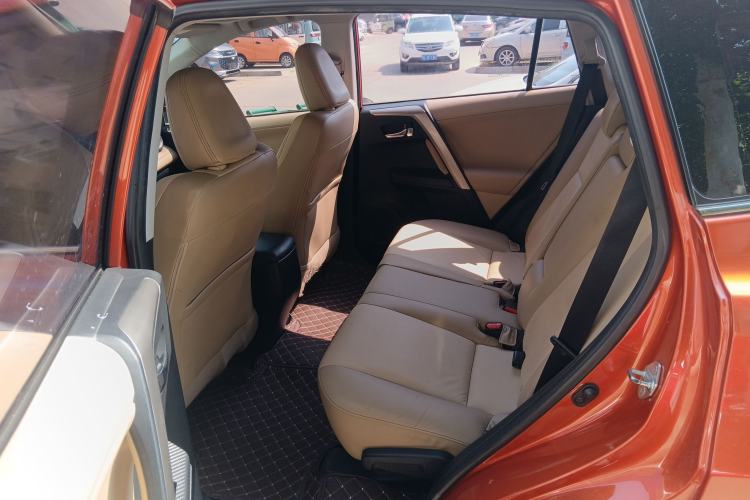 Used Toyota RAV4 2013 2.0L CVT Four-Wheel Drive New Edition