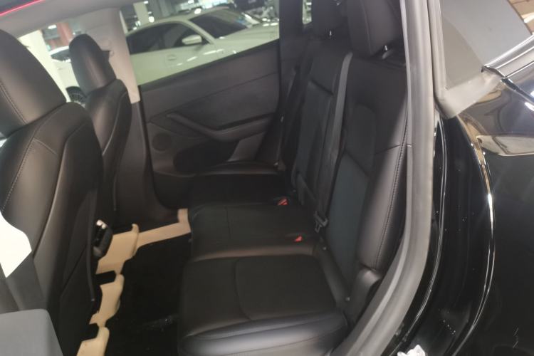 Used Tesla Model Y 2023 Long-Range All-Wheel-Drive Version