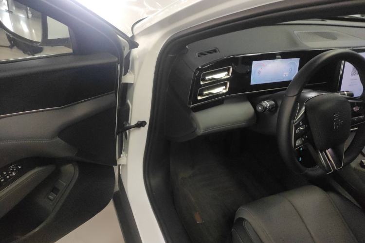 Used BYD Qin L 2024 DM-i 120KM Beyond Model