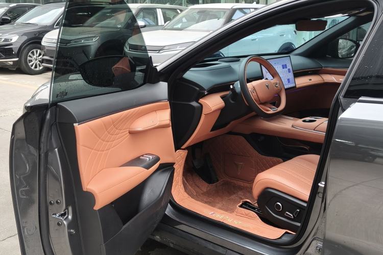 Used Deepal S07 2025 520Max Huawei Qiankun Intelligent Driving ADS SE Pure-Electric Version Interior 1