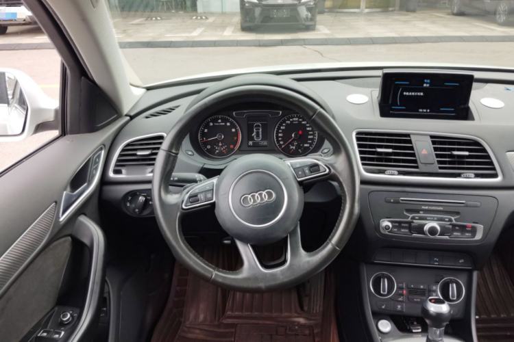 Used Audi Q3 2018 30th Anniversary Edition 35 TFSI quattro all-wheel-drive sport model Steering Wheel