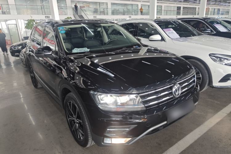 Used Volkswagen Tiguan L 2019 Revised 330TSI Automatic Two-Wheel Drive Smart & Luxury Edition China VI Standard